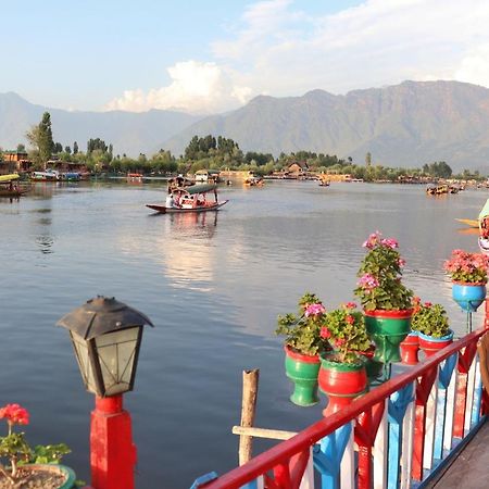 Chicago Group Of Houseboats Hotel Srinagar  Ngoại thất bức ảnh
