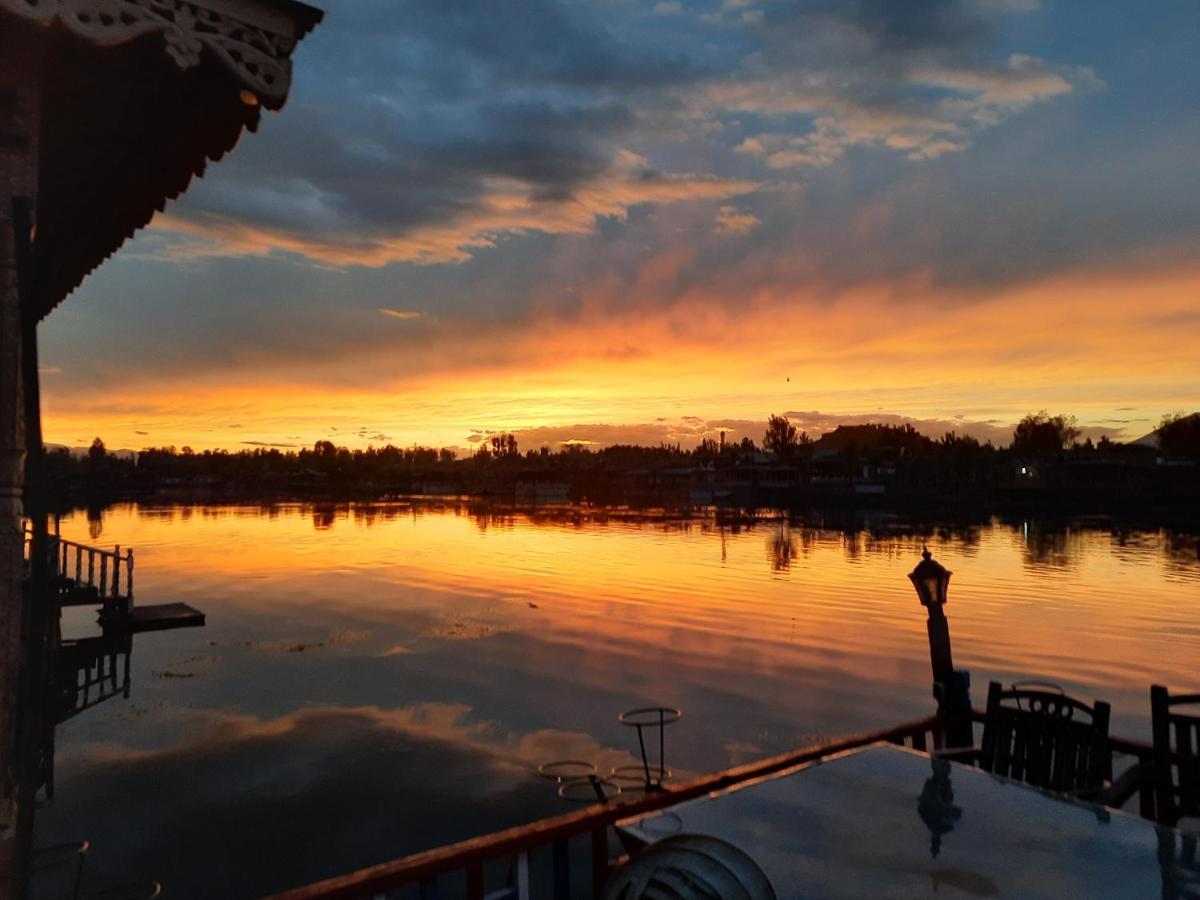 Chicago Group Of Houseboats Hotel Srinagar  Ngoại thất bức ảnh