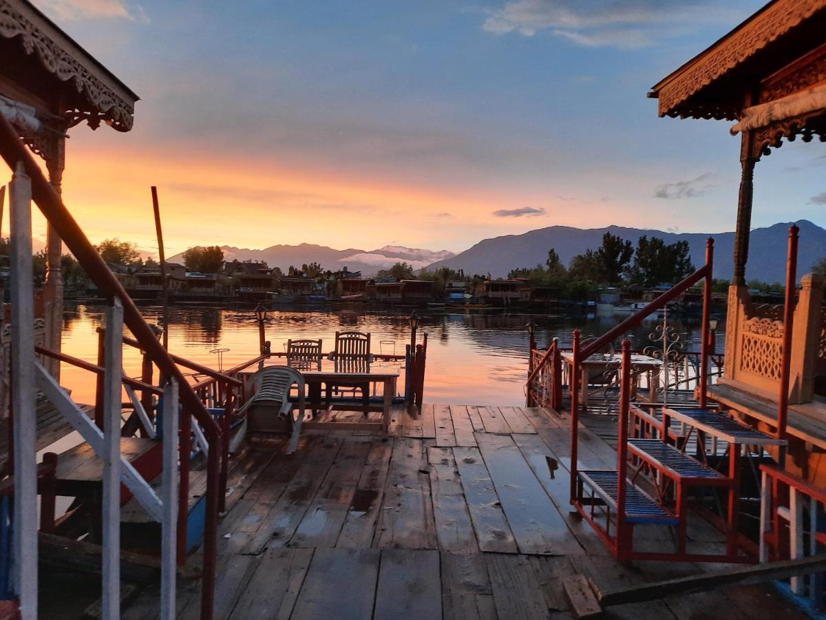Chicago Group Of Houseboats Hotel Srinagar  Ngoại thất bức ảnh