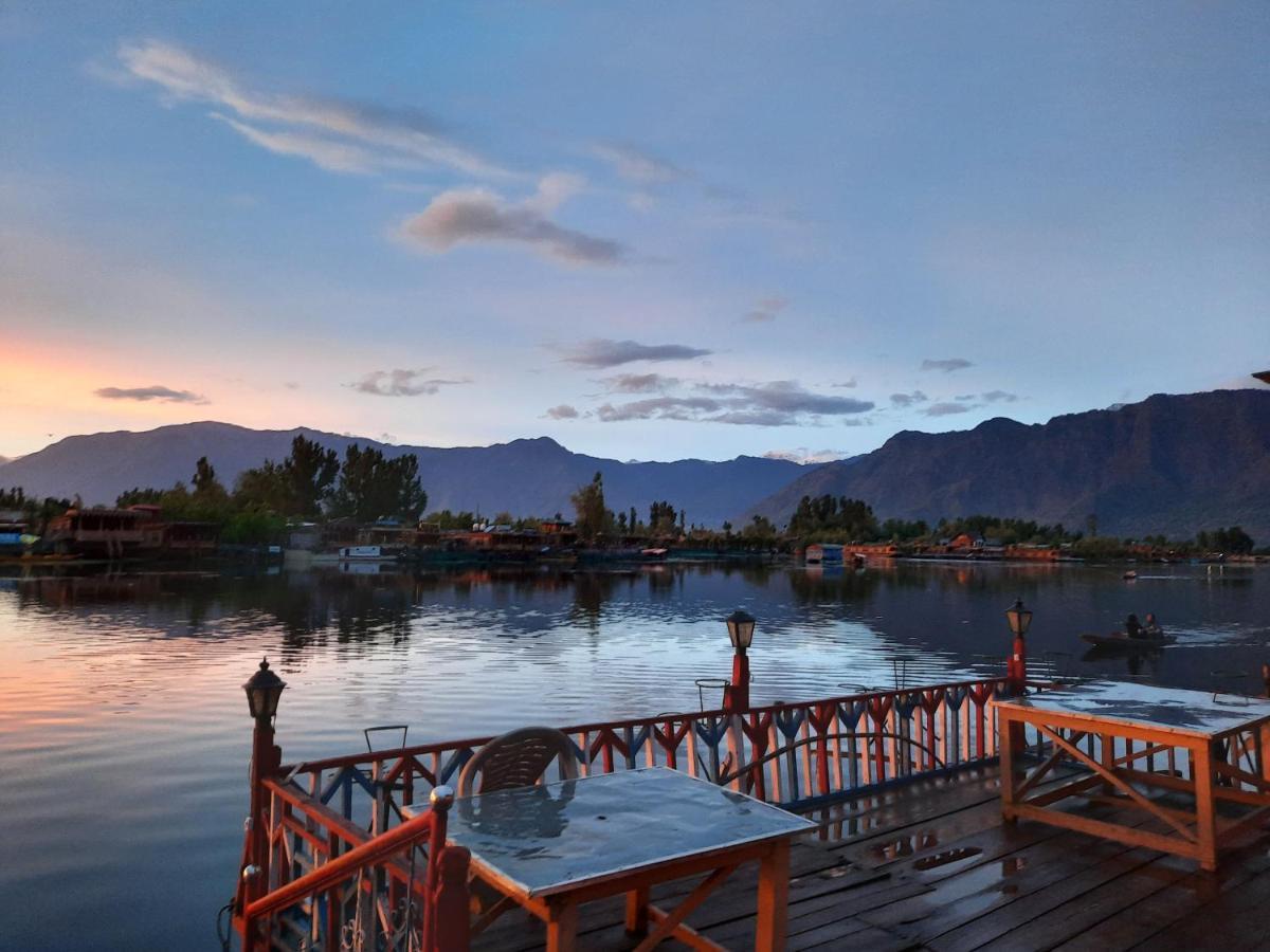 Chicago Group Of Houseboats Hotel Srinagar  Ngoại thất bức ảnh
