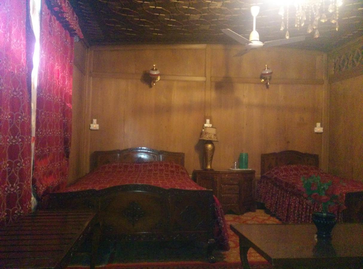 Chicago Group Of Houseboats Hotel Srinagar  Ngoại thất bức ảnh
