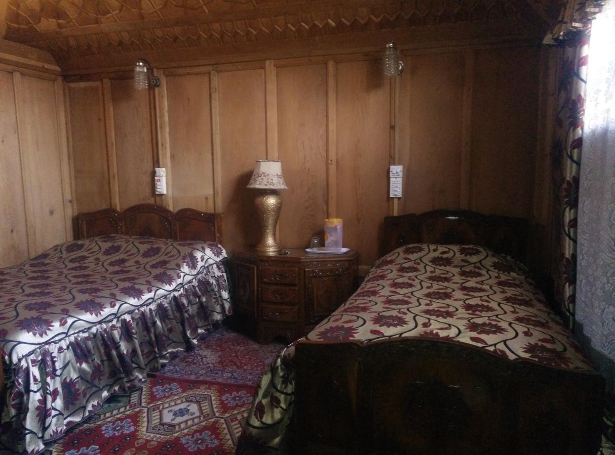 Chicago Group Of Houseboats Hotel Srinagar  Ngoại thất bức ảnh