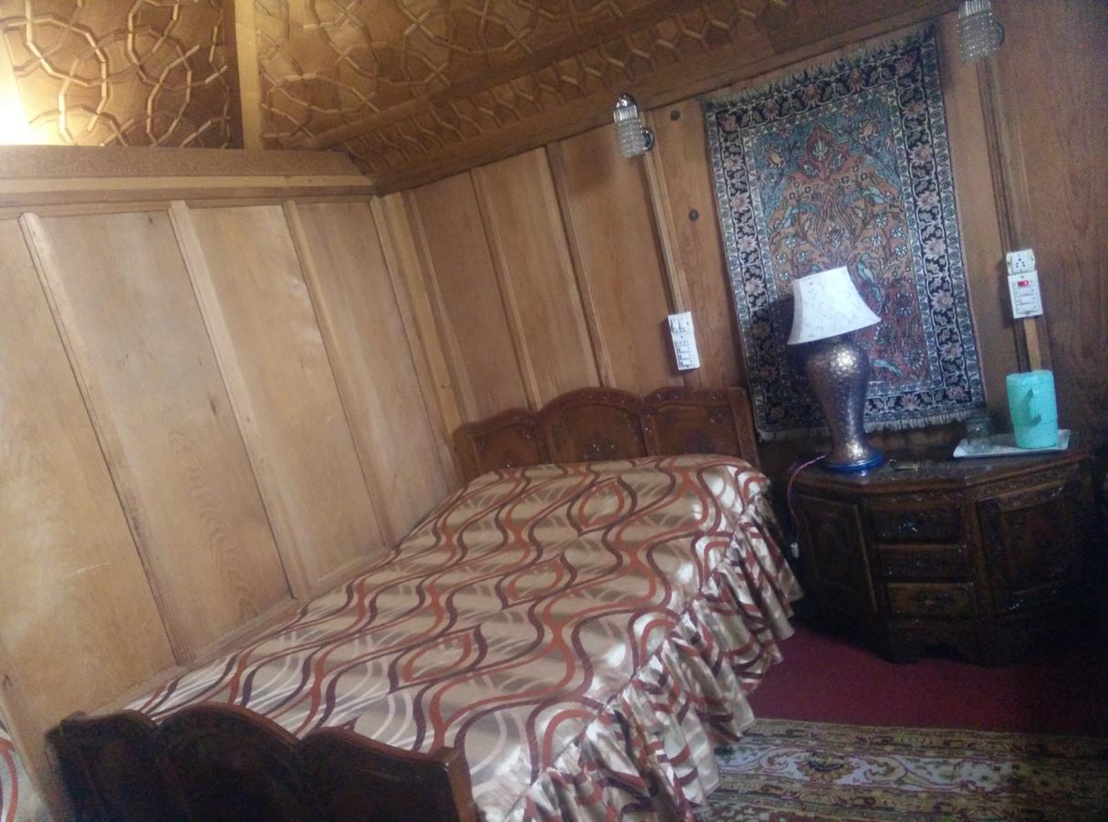 Chicago Group Of Houseboats Hotel Srinagar  Ngoại thất bức ảnh