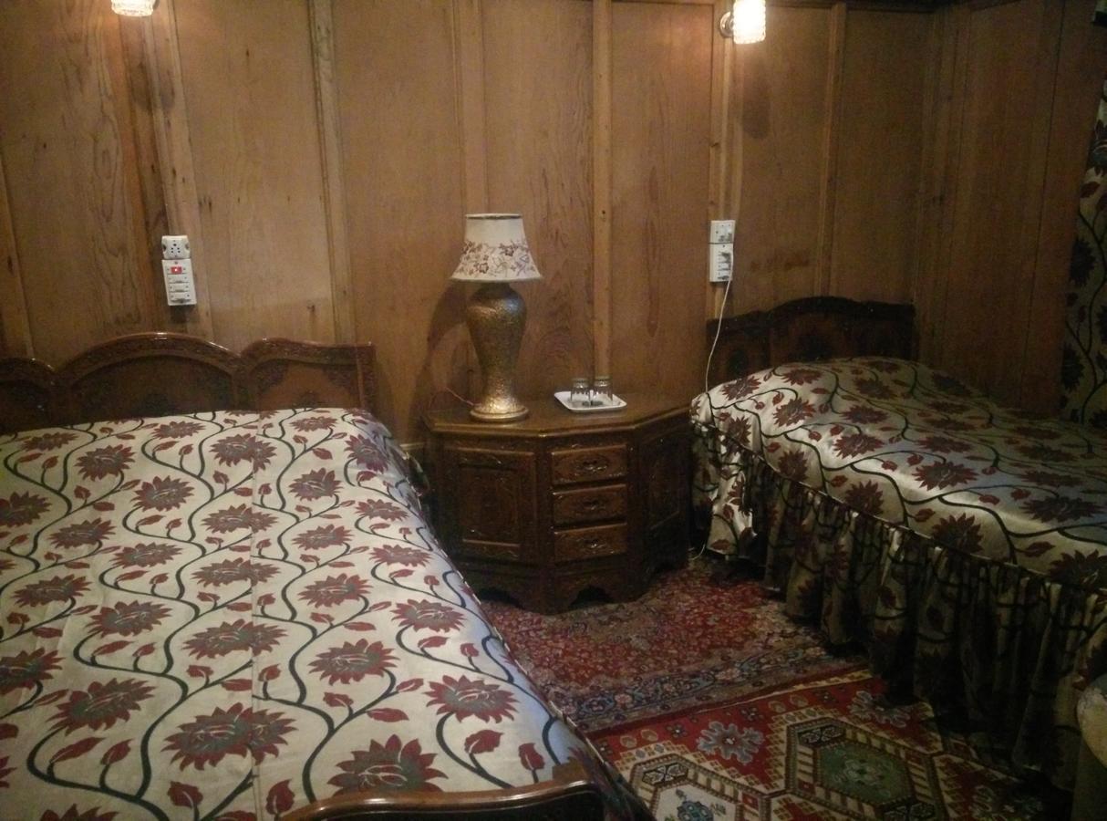 Chicago Group Of Houseboats Hotel Srinagar  Ngoại thất bức ảnh