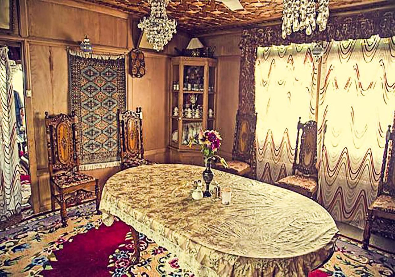 Chicago Group Of Houseboats Hotel Srinagar  Ngoại thất bức ảnh